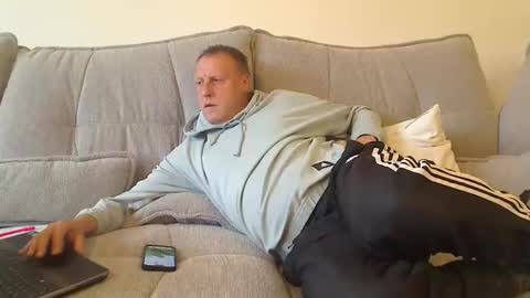 xxxTomxxx online show from November 7, 2025, 7:52 am