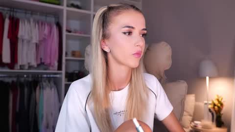 entya online show from September 15, 2025, 5:18 am