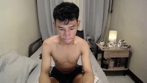 Snapshot of enzinoxx2024 chatting on October 12, 2025, 3:11 pm enzo online show from October 12, 2025, 3:11 pm