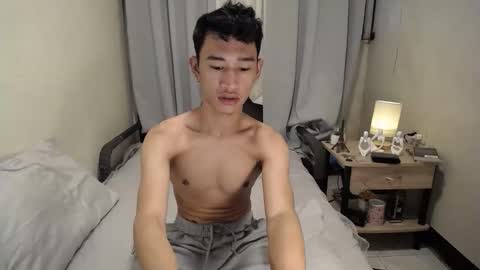 Snapshot of enzinoxx2024 chatting on October 19, 2025, 5:08 am enzo online show from October 19, 2025, 5:08 am