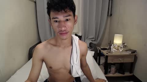 Snapshot of enzinoxx2024 chatting on November 5, 2025, 10:54 pm enzo online show from November 5, 2025, 10:54 pm