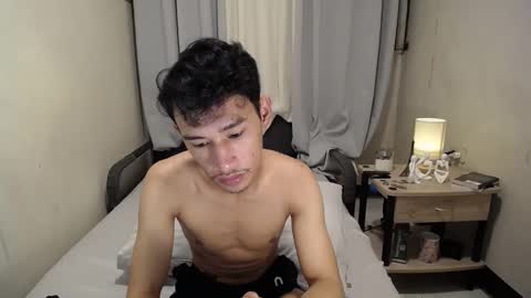 Snapshot of enzinoxx2024 chatting on November 11, 2025, 7:58 pm enzo online show from November 11, 2025, 7:58 pm