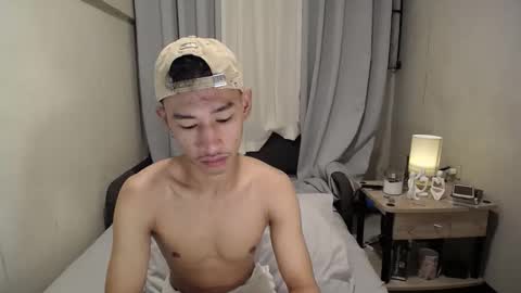 Snapshot of enzinoxx2024 chatting on November 16, 2025, 10:37 pm enzo online show from November 16, 2025, 10:37 pm