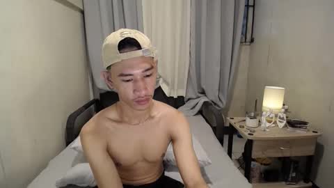 Snapshot of enzinoxx2024 chatting on November 17, 2025, 11:10 pm enzo online show from November 17, 2025, 11:10 pm