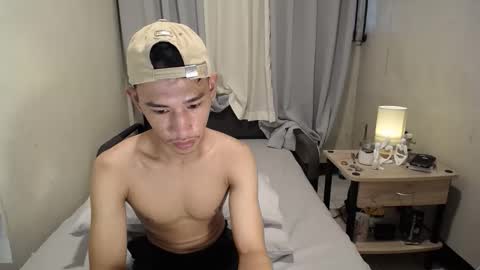 Snapshot of enzinoxx2024 chatting on November 19, 2025, 2:11 am enzo online show from November 19, 2025, 2:11 am