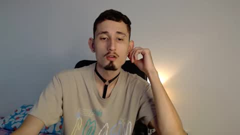 Snapshot of enzo_1408 chatting on March 5, 2025, 2:34 pm enzo 1408 online show from March 5, 2025, 2:34 pm