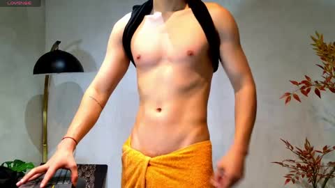 enzo_steel online show from February 28, 2026, 11:39 pm