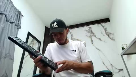 Snapshot of enzo_turner chatting on February 1, 2026, 4:11 am online show from February 1, 2026, 4:11 am