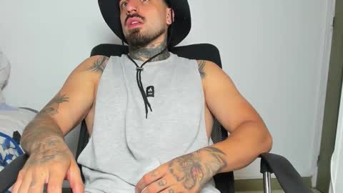 Snapshot of enzoaren chatting on October 17, 2025, 1:09 am Enzo Aren online show from October 17, 2025, 1:09 am