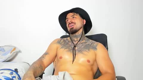 Snapshot of enzoaren chatting on October 18, 2025, 2:03 am Enzo Aren online show from October 18, 2025, 2:03 am