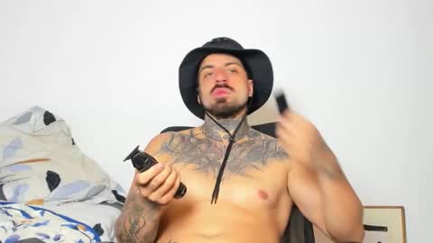 Snapshot of enzoaren chatting on October 20, 2025, 1:06 am Enzo Aren online show from October 20, 2025, 1:06 am