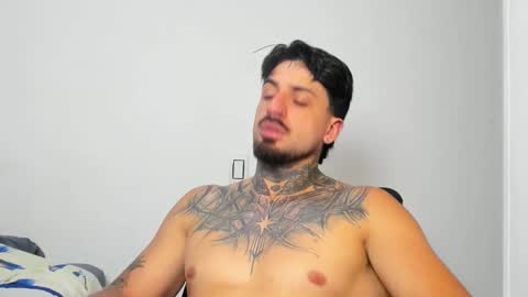 Snapshot of enzoaren chatting on November 12, 2025, 12:00 am Enzo Aren online show from November 12, 2025, 12:00 am