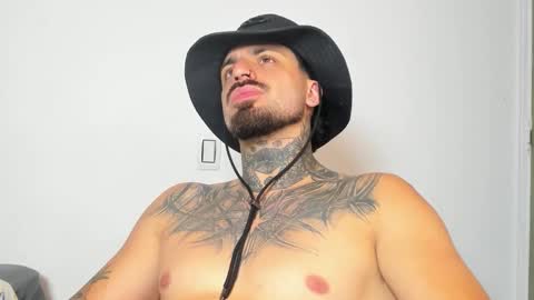 Snapshot of enzoaren chatting on November 13, 2025, 1:59 am Enzo Aren online show from November 13, 2025, 1:59 am