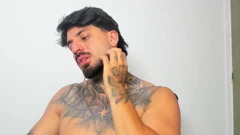 Snapshot of enzoaren chatting on November 15, 2025, 12:08 am Enzo Aren online show from November 15, 2025, 12:08 am