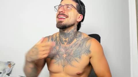 Snapshot of enzoaren chatting on November 25, 2025, 11:16 pm Enzo Aren online show from November 25, 2025, 11:16 pm