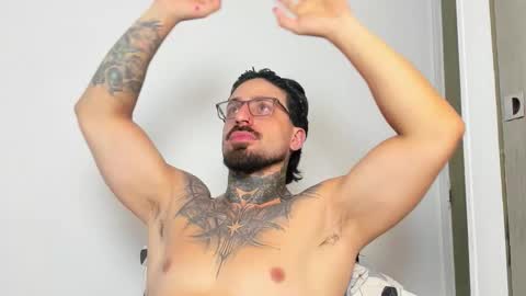 Snapshot of enzoaren chatting on November 28, 2025, 6:32 pm Enzo Aren online show from November 28, 2025, 6:32 pm