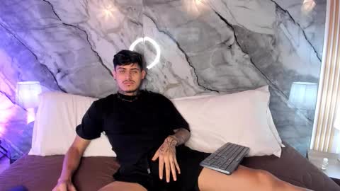 Enzo Rodriguez online show from November 10, 2025, 12:37 pm