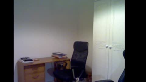 Snapshot of erasmus_d chatting on December 15, 2025, 6:23 pm erasmus_d online show from December 15, 2025, 6:23 pm