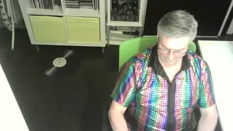 Snapshot of erbee62 chatting on February 6, 2025, 10:32 pm ErBee62 online show from February 6, 2025, 10:32 pm