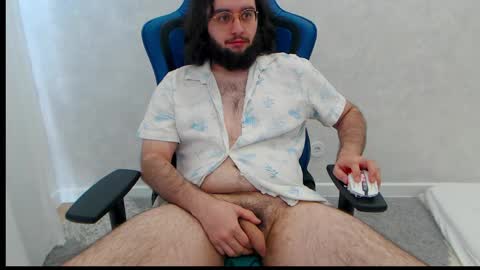 Snapshot of eren_jaeger2000 chatting on June 1, 2026, 3:41 am Eren online show from June 1, 2026, 3:41 am