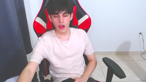 eren_tatakae online show from December 4, 2024, 9:46 pm