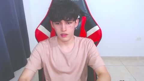 eren_tatakae online show from December 30, 2024, 1:26 am