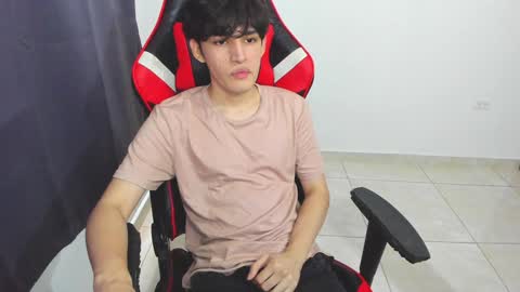 eren_tatakae online show from January 30, 2025, 5:06 pm