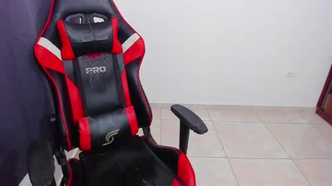 eren_tatakae online show from March 6, 2025, 3:35 pm