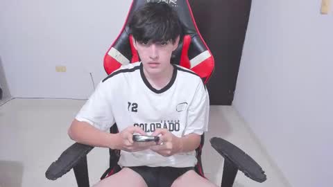 eren_tatakae online show from December 20, 2025, 3:35 am