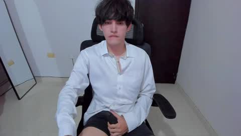 Snapshot of eren_tatakae chatting on May 7, 2026, 12:27 am eren_tatakae online show from May 7, 2026, 12:27 am