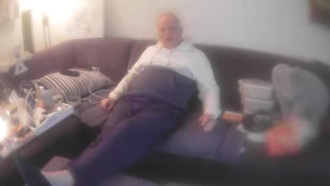 Snapshot of eric204 chatting on May 19, 2026, 5:36 am Eric online show from May 19, 2026, 5:36 am