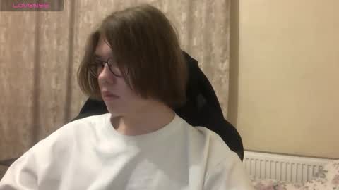 Snapshot of eric_bucks chatting on March 4, 2026, 11:33 pm haru moon online show from March 4, 2026, 11:33 pm