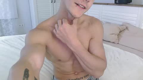 Snapshot of eric_crush chatting on September 25, 2025, 7:23 am Eric Crush online show from September 25, 2025, 7:23 am