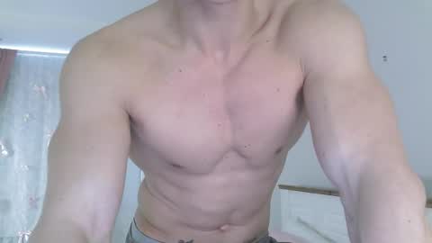 Snapshot of eric_crush chatting on March 5, 2026, 7:26 am Eric Crush online show from March 5, 2026, 7:26 am