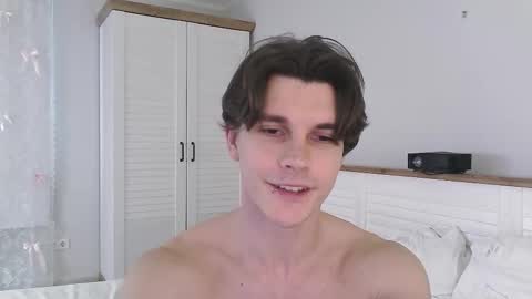 Snapshot of eric_crush chatting on March 16, 2026, 5:44 am Eric Crush online show from March 16, 2026, 5:44 am