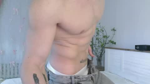 Snapshot of eric_crush chatting on April 1, 2026, 4:02 am Eric Crush online show from April 1, 2026, 4:02 am