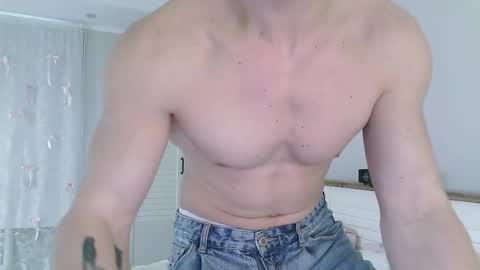 Snapshot of eric_crush chatting on April 9, 2026, 7:14 am Eric Crush online show from April 9, 2026, 7:14 am