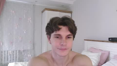 Snapshot of eric_crush chatting on April 17, 2026, 4:04 am Eric Crush online show from April 17, 2026, 4:04 am