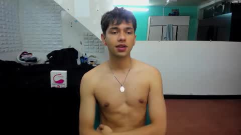 erick_hot12 online show from May 4, 2026, 8:05 pm