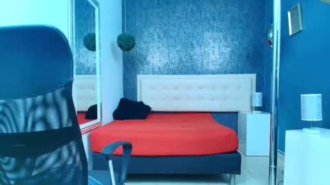   online show from October 5, 2025, 3:38 am