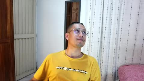 Snapshot of eriick___e chatting on March 29, 2026, 10:21 pm Eriick online show from March 29, 2026, 10:21 pm