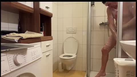 erik6980 online show from December 3, 2025, 4:27 pm