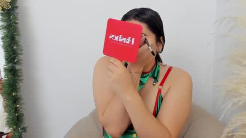 Erika Mendez online show from December 24, 2024, 7:44 pm