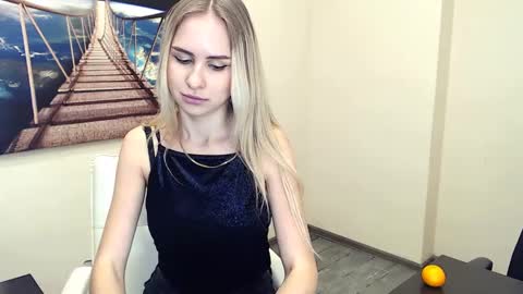 Erika online show from December 9, 2024, 3:54 pm