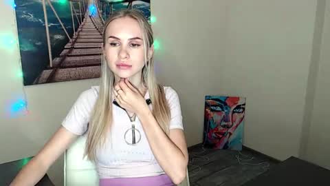 Erika online show from September 26, 2025, 12:09 pm