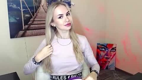 Erika online show from October 29, 2025, 12:51 pm