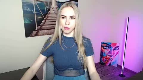 Snapshot of erikagavin chatting on May 27, 2026, 12:02 pm Erika online show from May 27, 2026, 12:02 pm