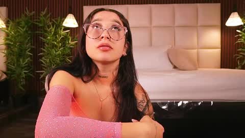 Snapshot of eriklein chatting on April 23, 2026, 11:07 pm Eri online show from April 23, 2026, 11:07 pm