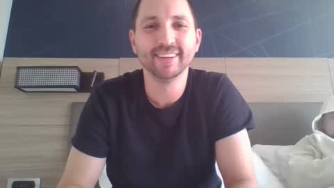 e online show from December 4, 2025, 8:17 pm