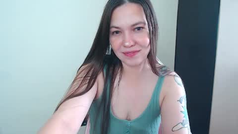 Snapshot of erin_love_ chatting on May 15, 2026, 5:36 am Erin online show from May 15, 2026, 5:36 am